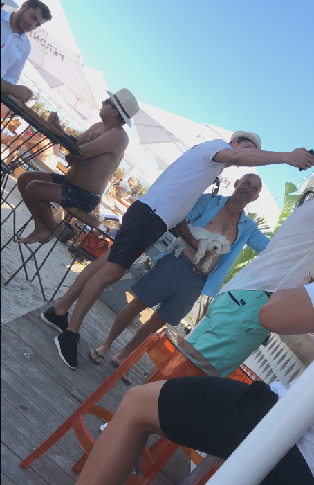 Mugur Mihăescu a fost recunoscut și nu a scăpat fără selfie