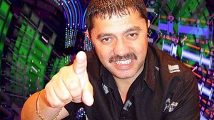 Adio cură de slăbire! Nicolae Guță a intrat în anul 2019 cu zeci de fripturi în față!