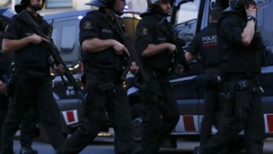 Poliţia spaniolă a oprit un al doilea atac, după cel de la Barcelona. 5 teroriştii cu centuri cu explozibil, împuşcaţi