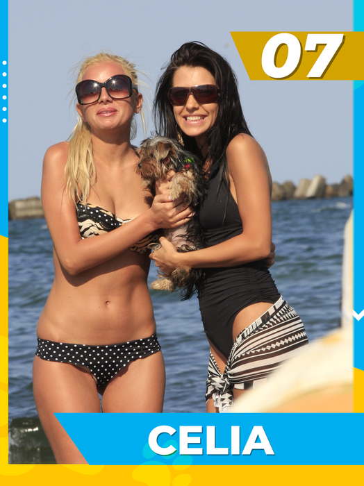 Top 25 dive cu prietenii necuvântători la plajă! Care e cea mai sexoasă dintre Bianca Drăgușanu, Crina Abrudan sau Lora?