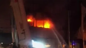 2014 a inceput sub zodia focului! Incendiu naucitor in Pipera