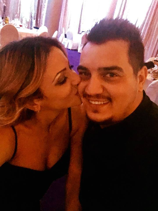 BURSUCU` se iubeşte cu o blondă sexy! Cum arată cea care i-a ”furat” inima