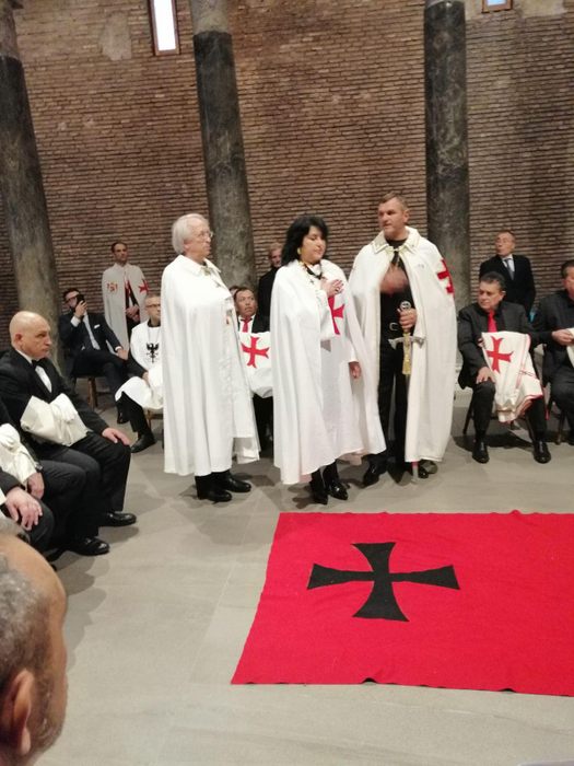 Mama Dianei Șoșoacă a intrat în masonerie