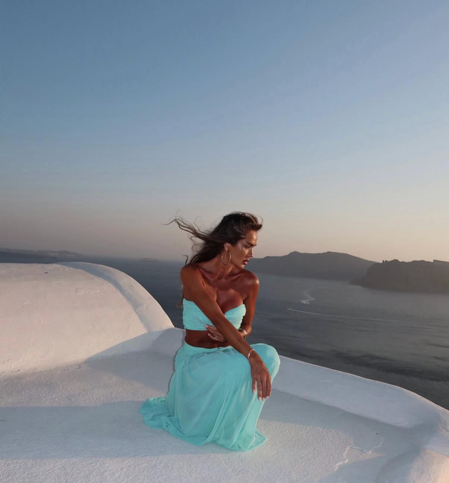 Diana Munteanu a dat România pe Santorini. Imagini spectaculoase din escapada în Grecia