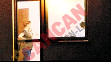 Amanta lui Copos supravegheaza indeaproape lucrarile la vila in care va locui