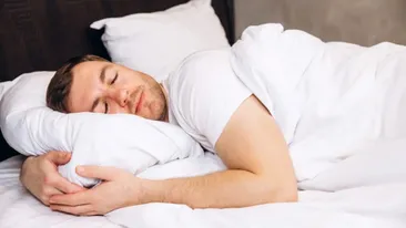 Ce să mănânci înainte de culcare ca să dormi bine. Lista alimentelor recomandate de specialiști