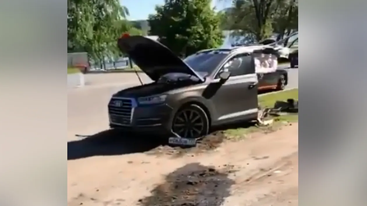 Un Audi Q7 s-a rupt în două, într-un accident înfiorător petrecut în Zalău! Ce s-a întâmplat cu șoferul