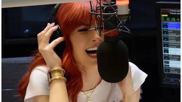 ELENA GHEORGHE l-a urcat pe masă pe ANDREI GHEORGHE! Imagini cu realizatorul radio dansând machedoneste 