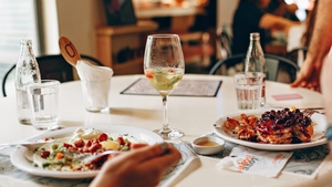Se întâmplă de la 1 ianuarie 2023 în toate restaurantele! Ce trebuie să știe românii despre noua lege