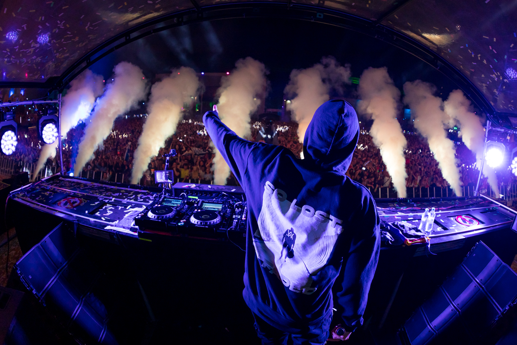 Alan Walker va susține cel mai exclusivist DJ-set în Rave Plane la SAGA Festival 2023