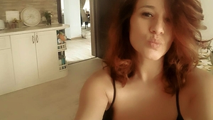 Mai are puţin şi naşte, dar... ce şi-a cumpărat Claudia de la Sexxy!