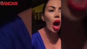 Bianca Pop, ruptă de beată în taxi: "Mamă, ce înjoseală mi-am luat!" + ”Sparg restaurantul!” VIDEO