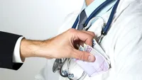 Caz rarisim în Ploiești. Ce răspuns a primit o femeie, după ce a încercat să-i ofere șpagă medicului cardiolog Octavian Sârbu