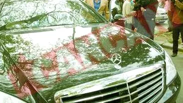 Praduiti de aceeasi banda