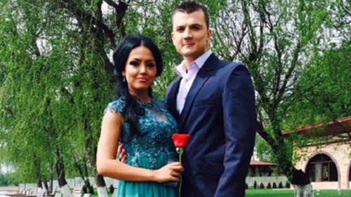 În urmă cu 3 ani, chiar o prezentase familiei pe vedeta Kanal D. Cu ce sexoasă se iubeşte ”burlăcelul” părăsit de Andreea Mantea!