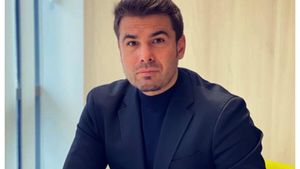 Ce salariu are, de fapt, Adrian Mutu în Azerbaidjan. Trebuie să împartă banii cu încă trei români