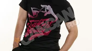 Smiley: Cel mai frumos este sa te opresti la semafor si sa iti auzi piesa intr-o alta masina