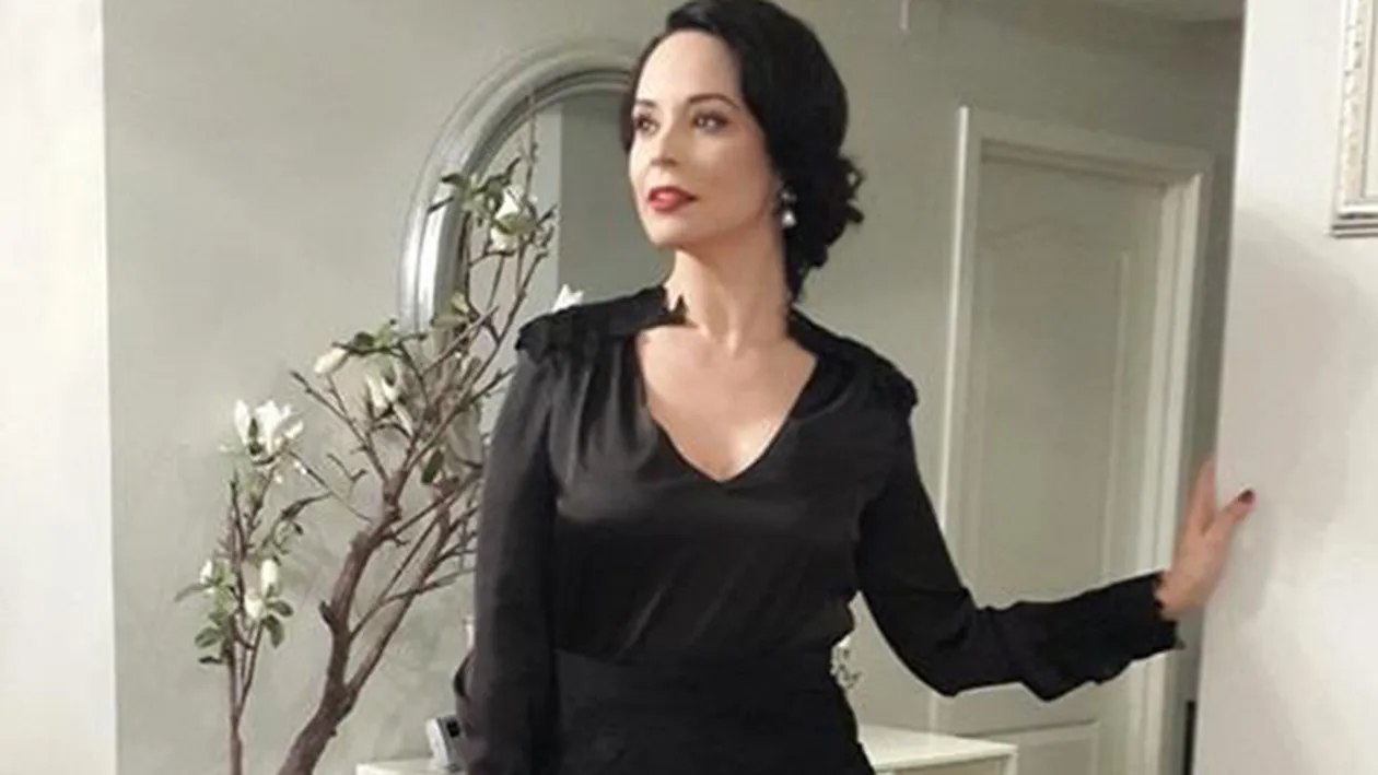 A slabit 25 de kilograme si arata fenomenal! Andreea Marin, cu un decolteu RAVASITOR pe Facebook