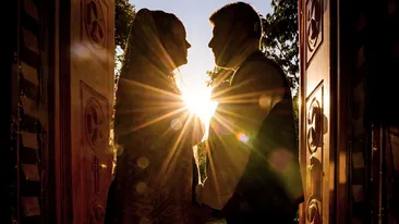 Silvana Rîciu și Nicușor Ioniță s-au căsătorit religios! Cântăreața a îmbrăcat o rochie de mireasă atipică și le-a impus invitaților un dress code