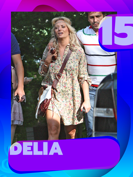 Ramona Olaru sau Delia, în TOP 25 sexy-vedete care… Iluzie optică, nu au nimic sub fustițe?!