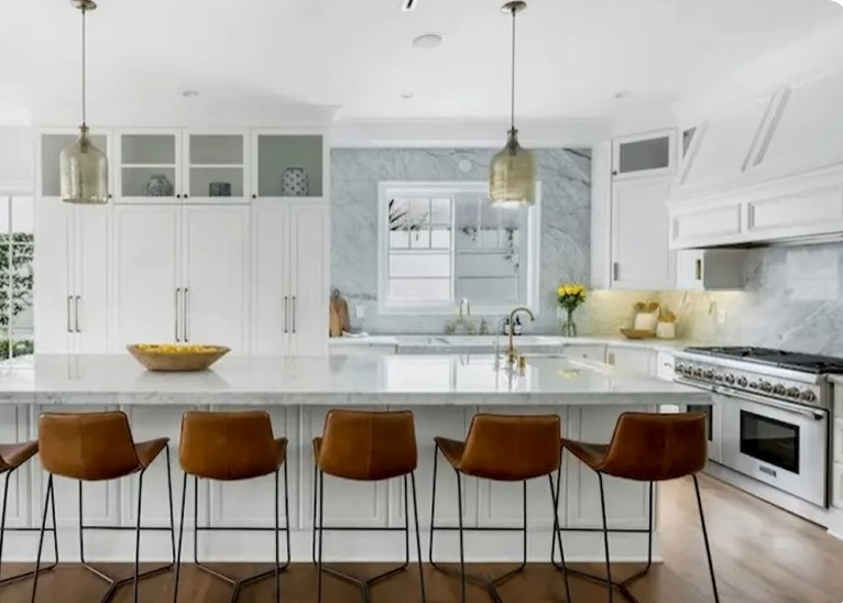 Cum arată vila în care locuiește Margot Robbie. Celebra actriță a optat pentru un design minimalist