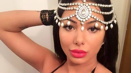 Încă o graviduţă în showbiz! Vezi ce brunetă sexy a intrat în lumea mămicilor