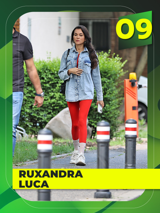 TOP 15 vedete care au renunțat la lucrurile scumpe pentru un accesoriu de câțiva lei. Memelușa, Delia și Ruxandra Luca au lansat noul trend al verii