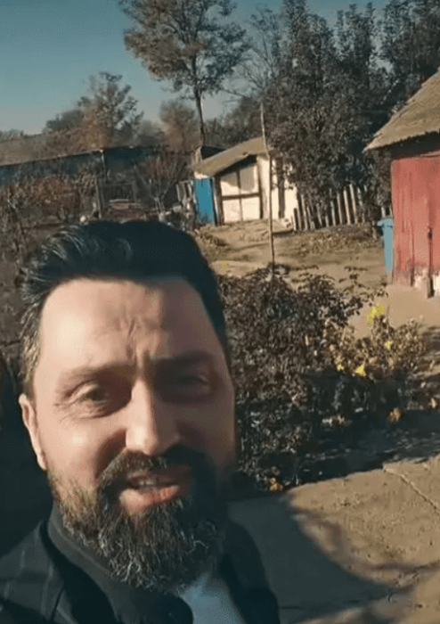 Cum arată casa în care Orlando Zaharia a crescut. Locuința de la țară se află în Ialomița
