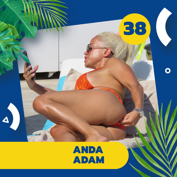 Top 40 de vedete puse în "dificultate" de bikini
