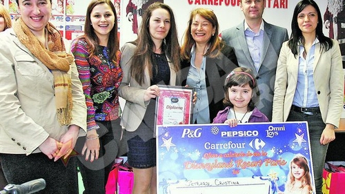 Craciunul a venit mai devreme pentru scolarii talentati! Carrefour ii trimite in excursie la Disneyland