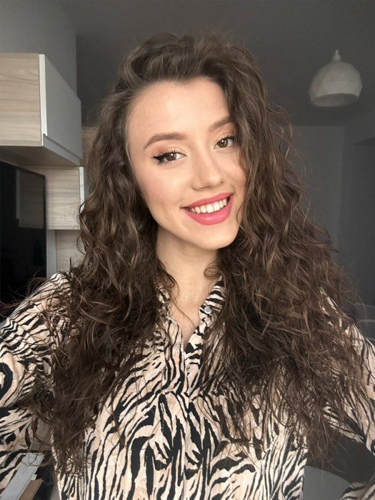 De la umbrele războiului din Ucraina la lumina reflectoarelor internaționale: Povestea Oleksandrei Aleksieienko, modelul ucrainean care organizează Miss Internațional în România