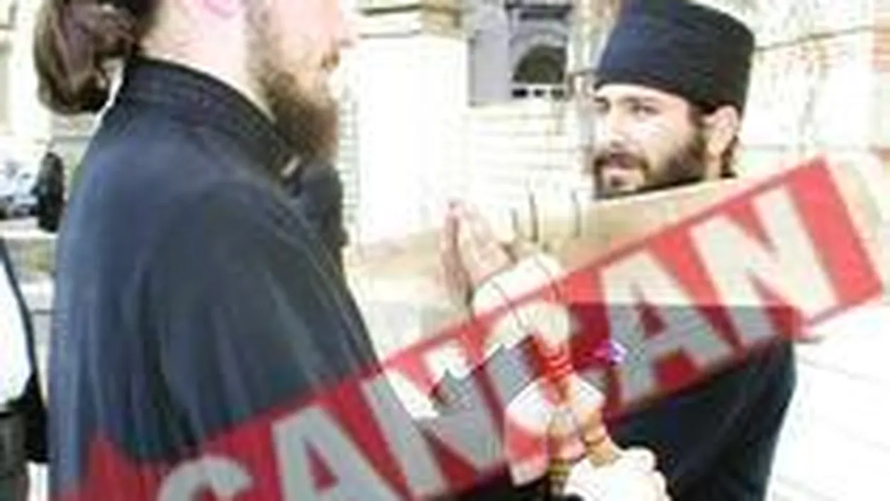 Tot mai multi romani se calugaresc