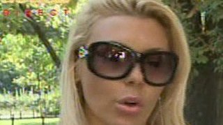 Jasmine e convinsa ca Leo de la Strehaia e obsedat de ea