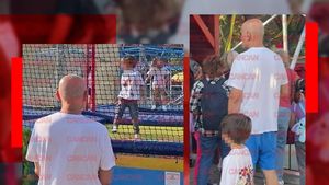 Imagini de colecție cu Damian Drăghici și băiețelul lui de doar patru ani, în parcul Herăstrău. Sunt un tată bătrânel și... Cum l-a răsfățat pe micuț