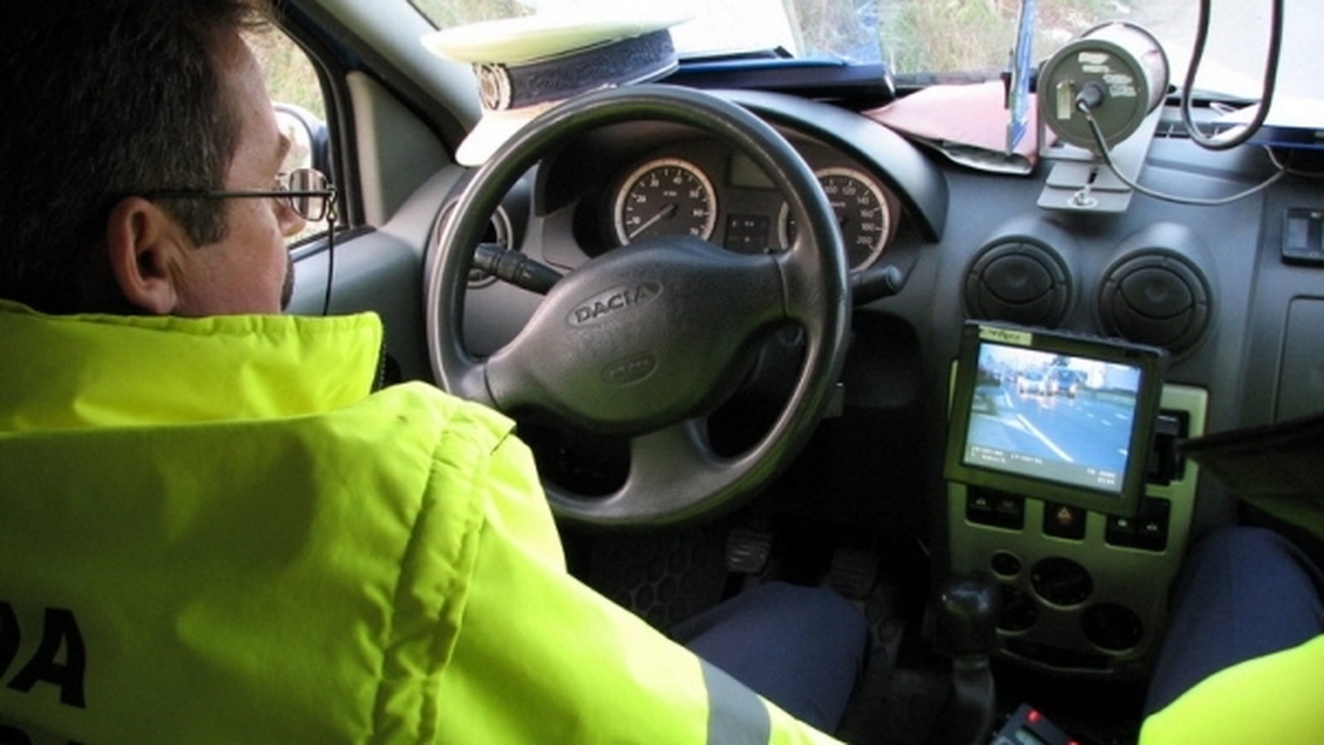 Un tânăr din Cugir circula cu 226 km/oră! Ce au făcut poliţiştii