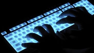 Şase români, inculpaţi în SUA pentru fraude pe Internet în valoare de 3 milioane de dolari