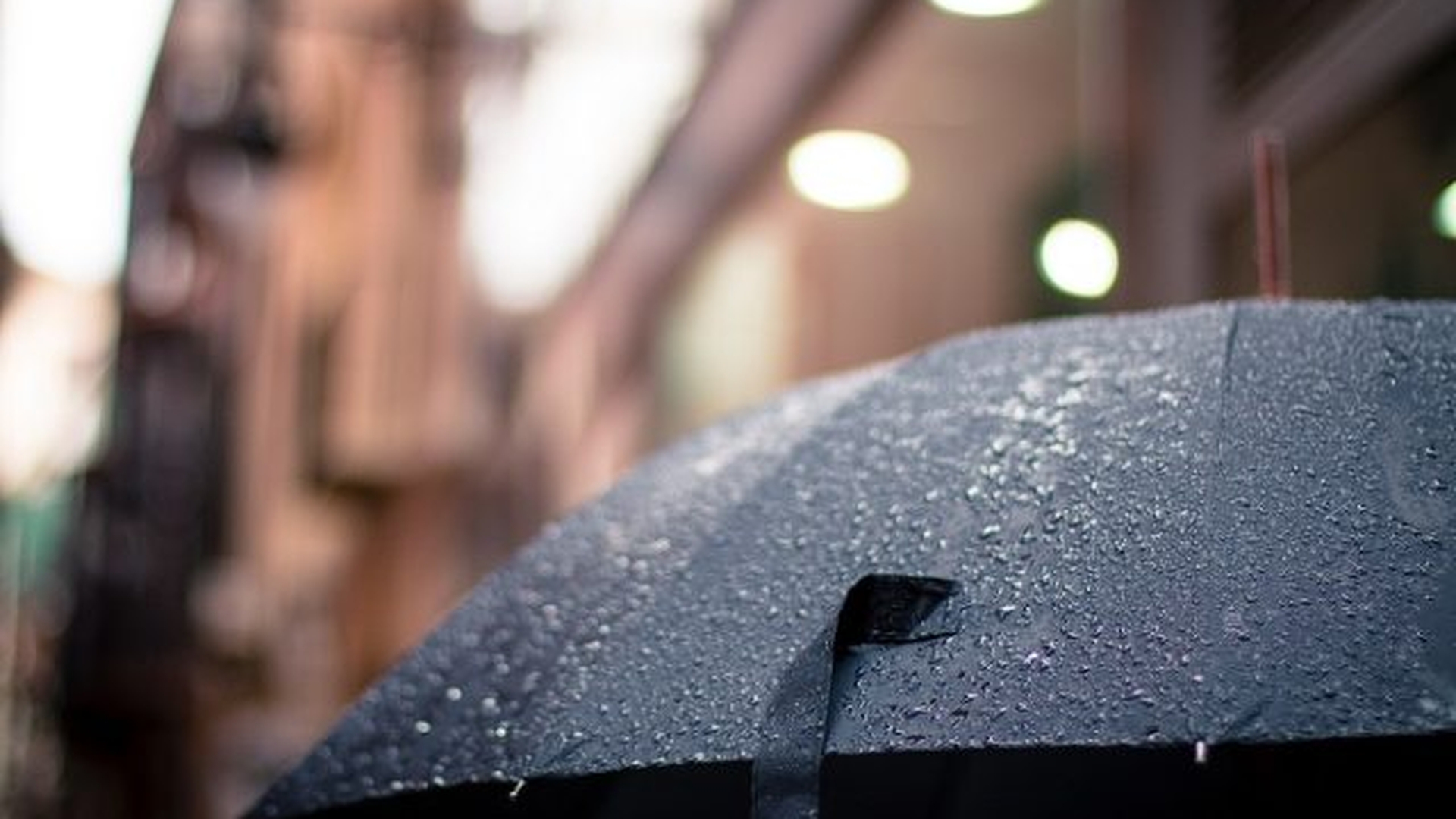 Prognoză meteo pentru București! Cum va fi vremea în Capitală. Se anunță precipitații