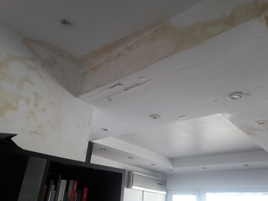 Așa arată apartamentul inundat