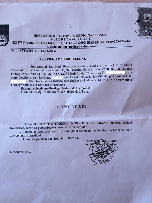 FOTO | SCANDAL la Bistriţa! Un politician ar fi agresat o femeie, după ce era să o lovească pe trecerea de pietoni!