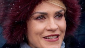 Gabriela Firea, pusă la zid din cauza căciulii pe care o purta! Primarul general a făcut precizări: ”Este cumpărată de la tarabă, aveau și...”