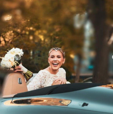 Emily Burghelea a avut logodna la biserică, de curând