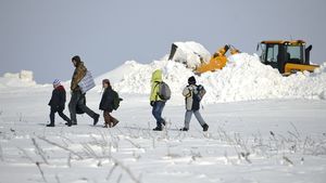 Un elev din Gorj a cerut ISU să închidă şi şcolile din judeţul lui. Răspunsul pe care l-a primit l-a lăsat mască: „Ar trebui să te bucuri!”