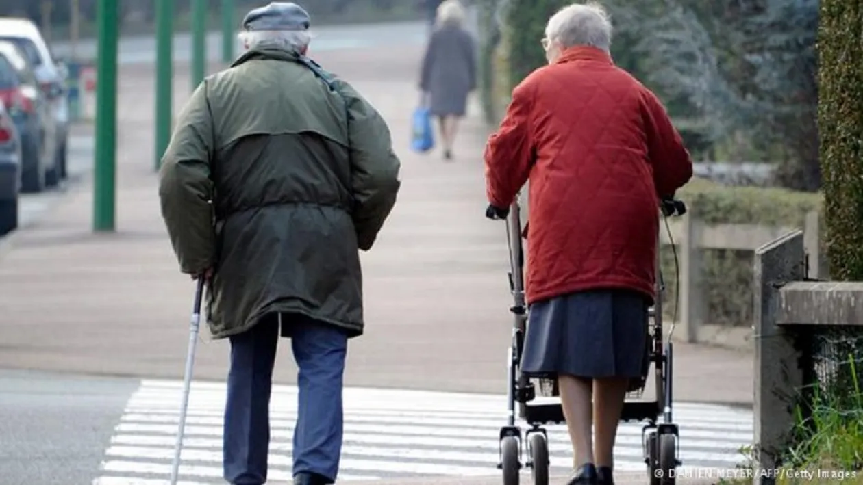 Masă caldă și echipamente pentru seniorii din Capitală: ”Este normal să continuăm să sprijinim”