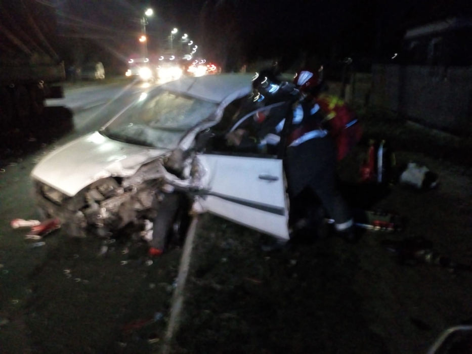 Șoferul autoturismului implicat în accident a murit la spital