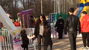 Imagini inedite! Cristi Chivu şi-a scos familia în parc