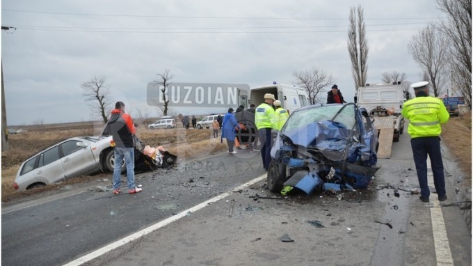 Accident grav la ieşirea din Buzău! O persoană a murit şi alte trei au fost rănite
