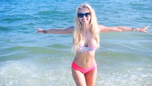 Cand o sa vada poza asta, Keo o sa aiba puseu de tensiune! Andreea Balan, cu un decolteu naucitor pe Facebook