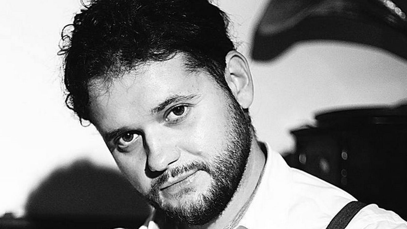 Tataee de la BUG Mafia i-a schimbat viata! Trebuia sa se faca economist, dar a ajuns.. Vezi povestea fabuloasa a unui artist