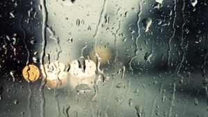 VREMEA se schimbă! Meteorologii au emis o averitizare de furtună şi ploi torenţiale. Care sunt judeţele vizate