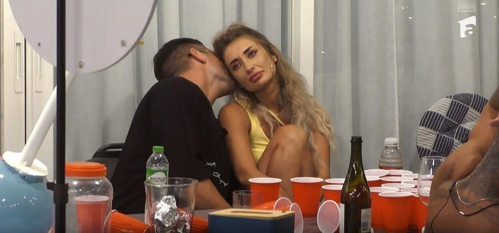 Cătălin Brînză, bilețele de amor pentru Maria Avram. Cum o alintă ispita masculină pe soția lui Marius